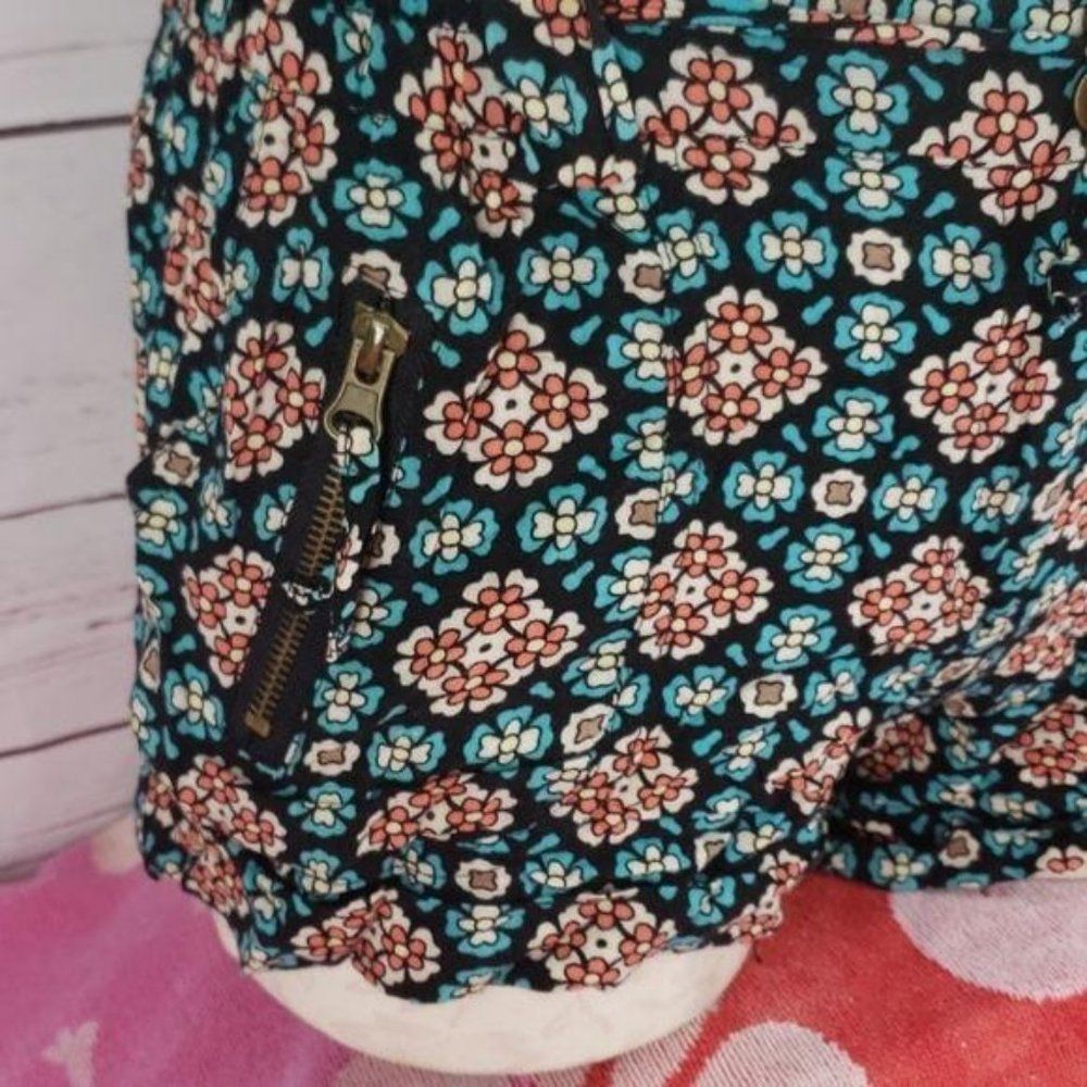 American Rag Bold Floral Print Elastic Drawstring Waist‎ Size Small Shorts - Picture 5 of 8